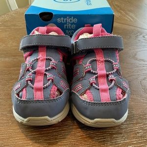 Stride Rite Iggy Toddler Girl 8M in Blue with Pink Accents